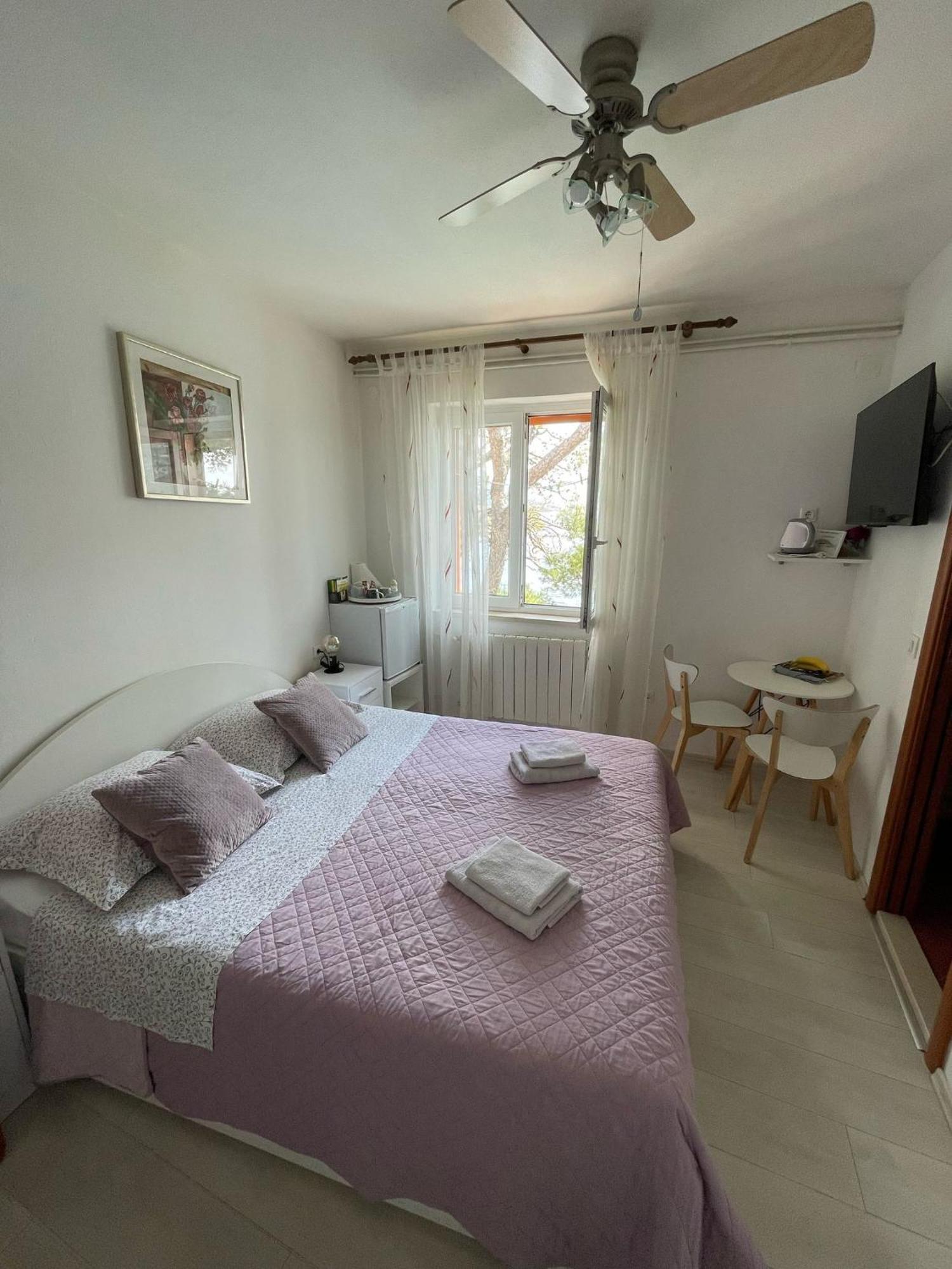 Apartments And Rooms Nika Korcula Town Luaran gambar
