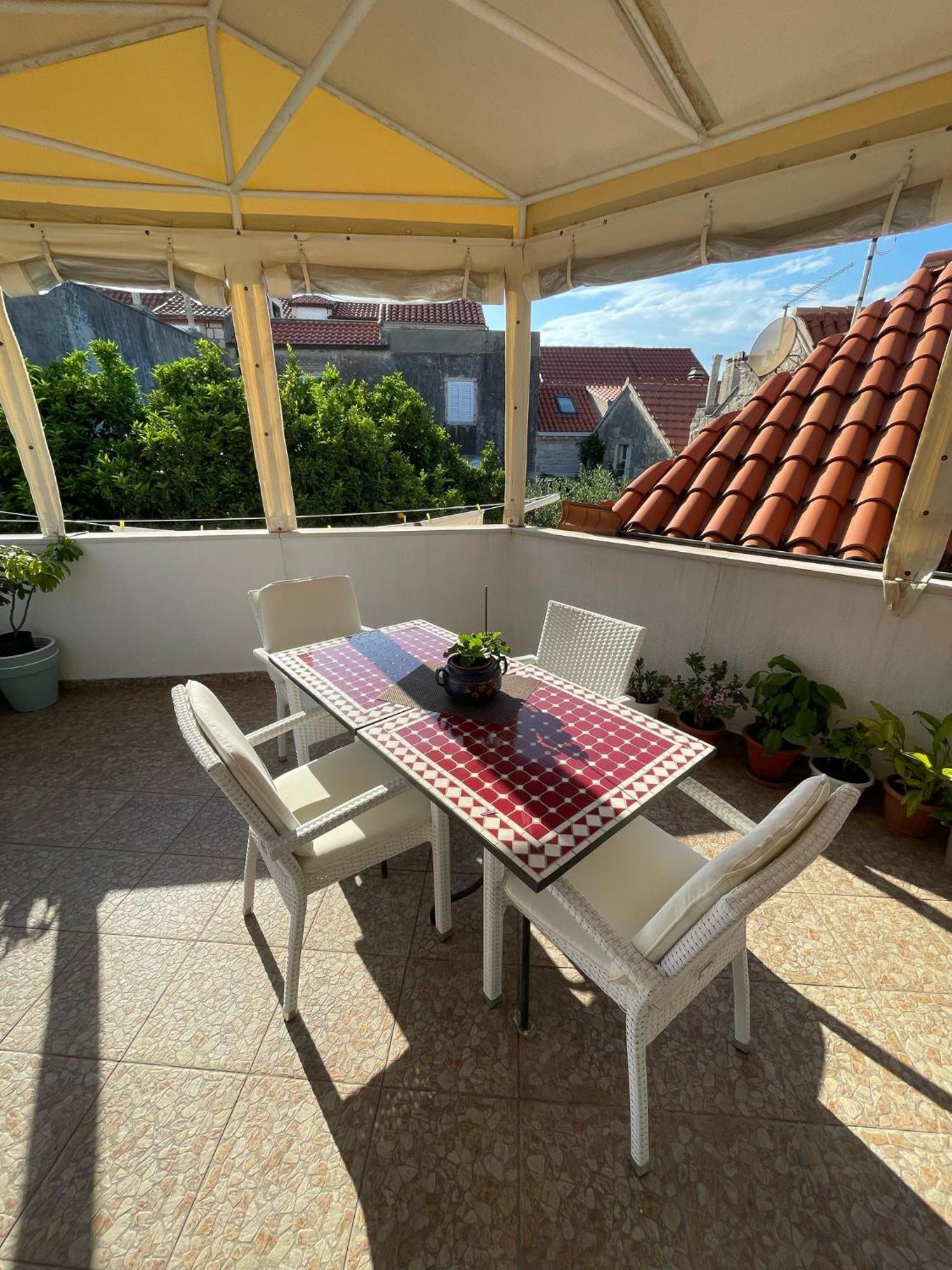 Apartments And Rooms Nika Korcula Town Luaran gambar